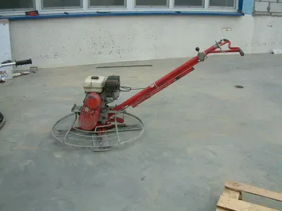 Walk-behind power trowel